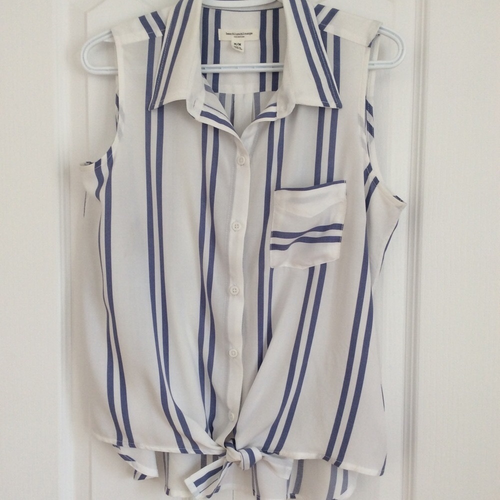 NWOT Beach Lunch Lounge
Blue & white stripe